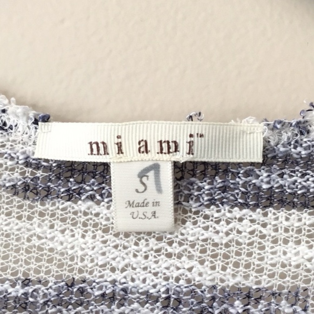 Francesca’s Miami Short Sleeve Top - Picture 4 of 6